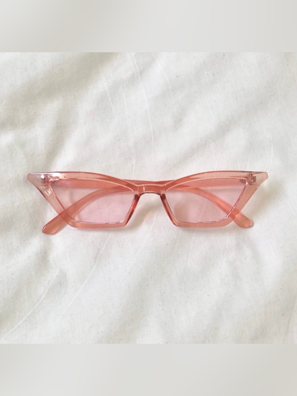 Vintage Pink Cat-Eye Sunglasses – Stylish Women’s Shades